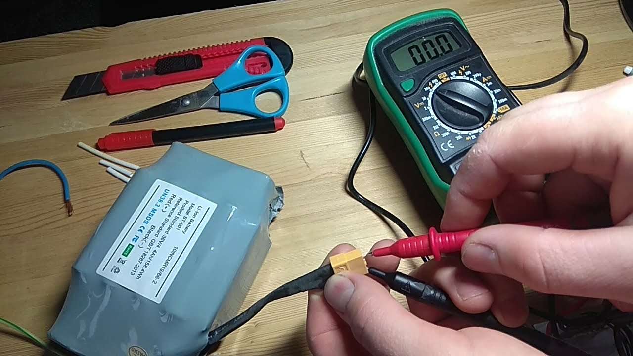 Как зарядить аккумулятор гироскутера