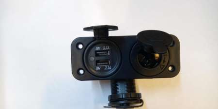 Зарядное гнездо Прикуриватель+ Вольтметр фото